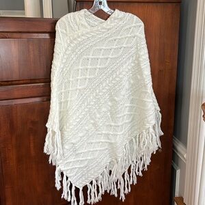 NWT Aerie Cable Knit Fringe Poncho